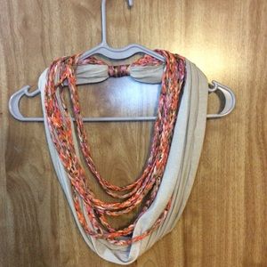 Women’s scarf